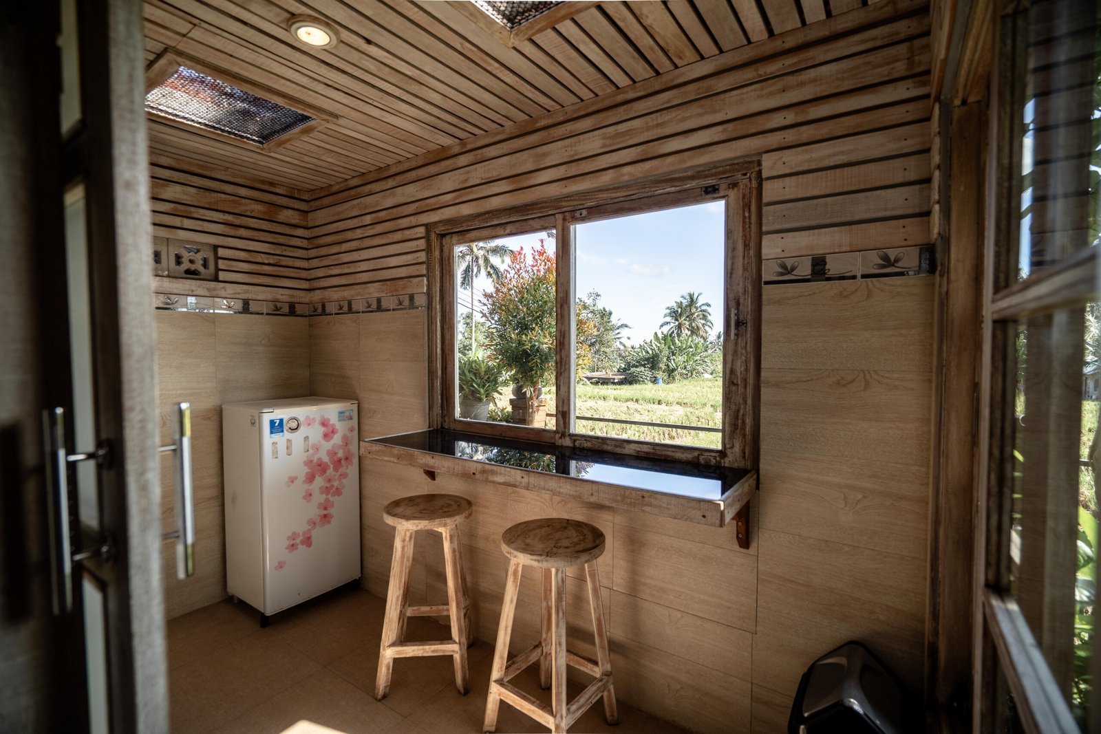 SHL00236-HDR
